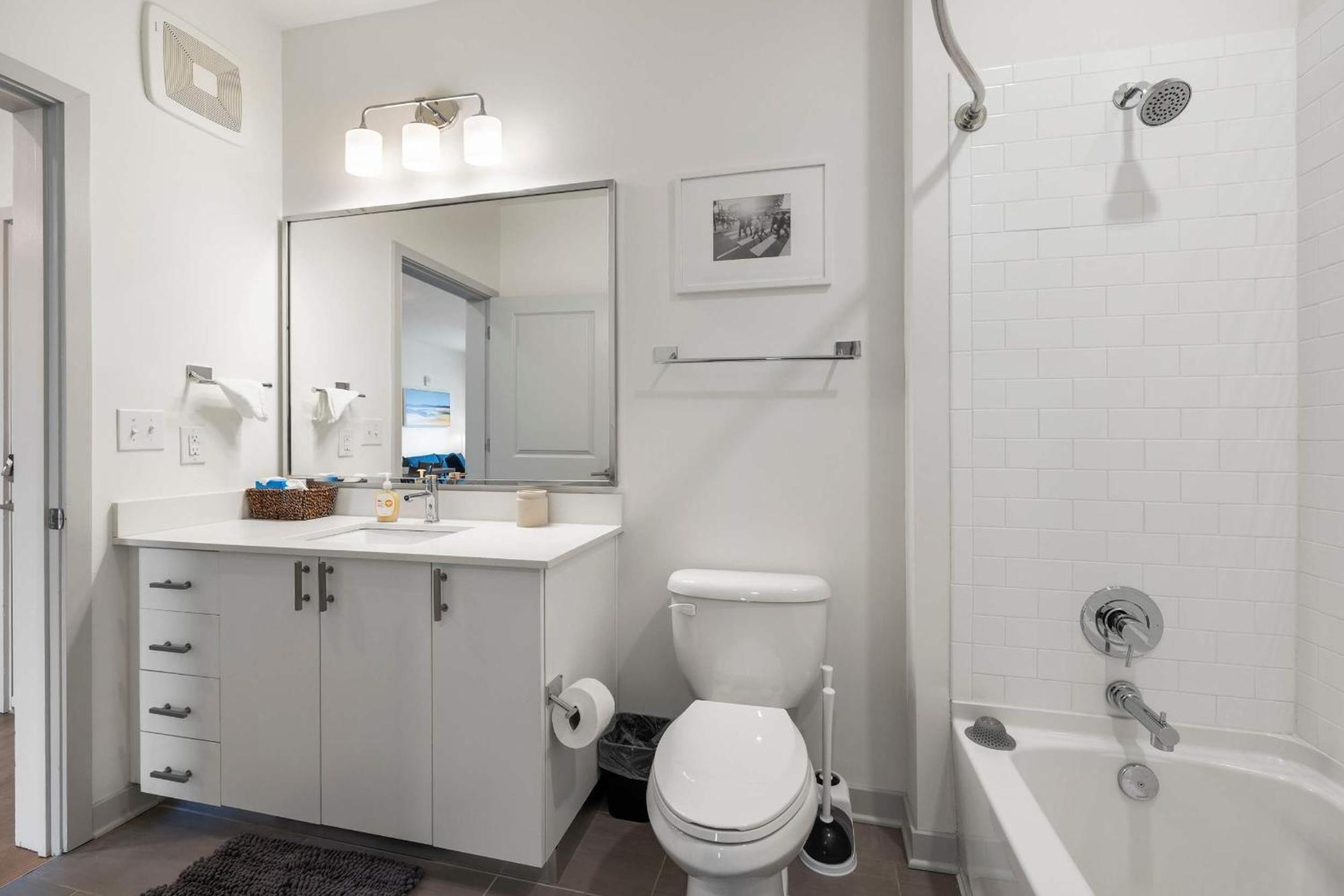 Modern Nulu 2br Cozysuites 07
